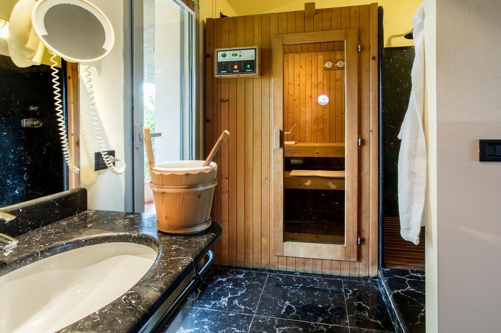 B&B Villa Adriano Десенцано дел Гарда Екстериор снимка