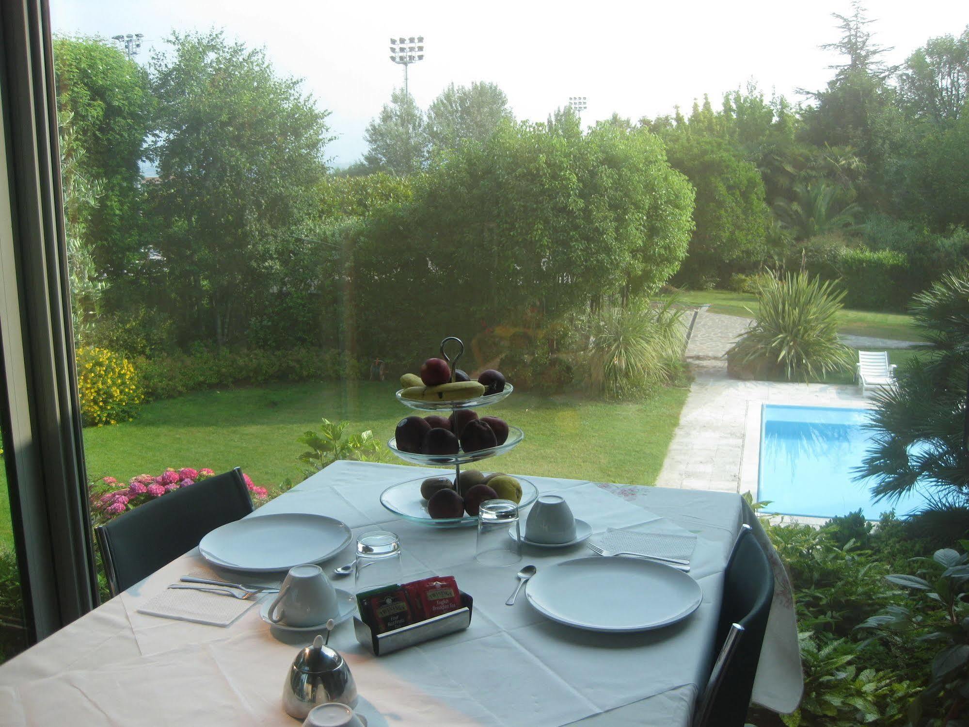 B&B Villa Adriano Десенцано дел Гарда Екстериор снимка